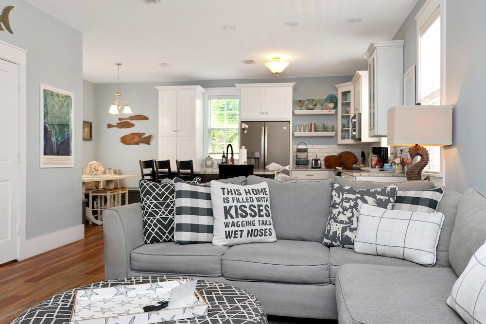 Barefoot Cottage B12 - Sea La Vie