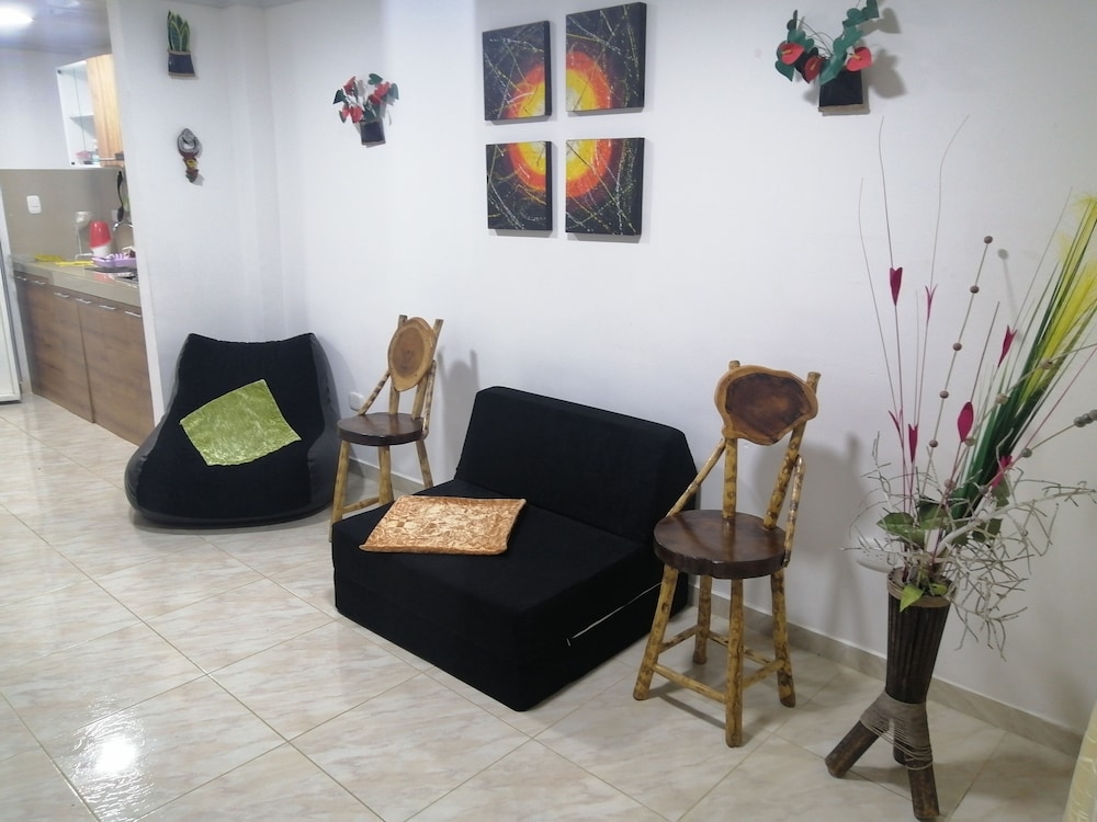 Café de Colores con balcon