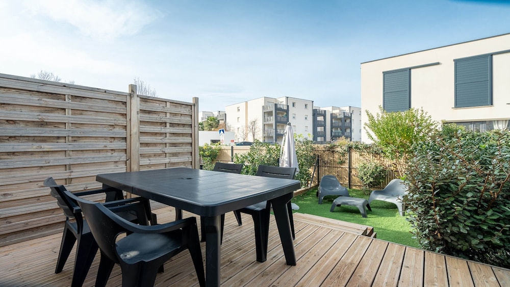 Villa in France Near Beach & Heated Pool
