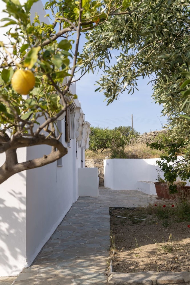 Theodora s Suite in Agios Charalampos