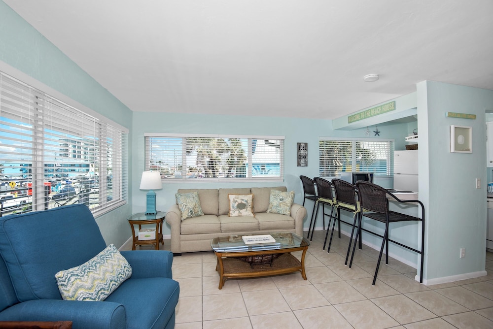 Crescent Shore 201