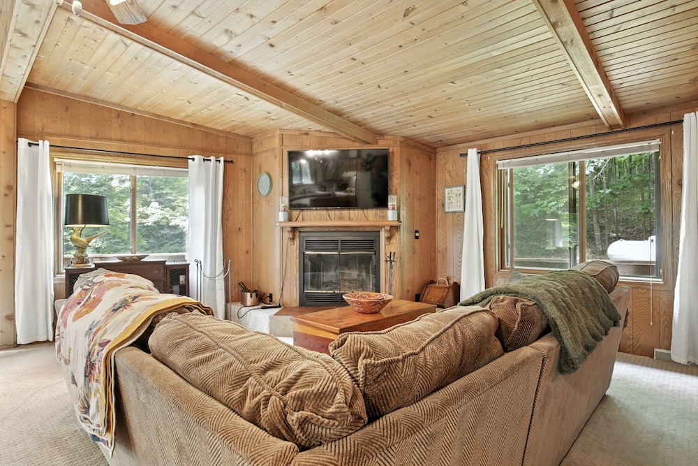 The Treehouse Lakes & Trails Cabin 3 Bedroom Cabin