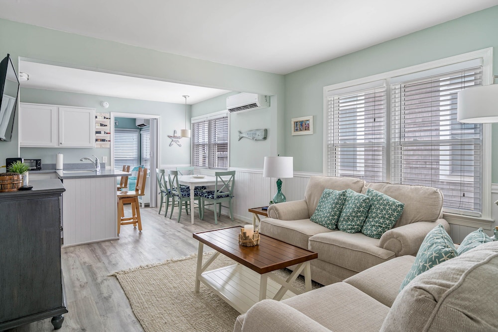 Coastal Condo Close to Beach & Entertainment view 5