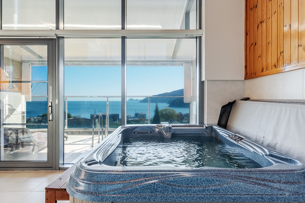Geoje Pension Kan Pool Villa