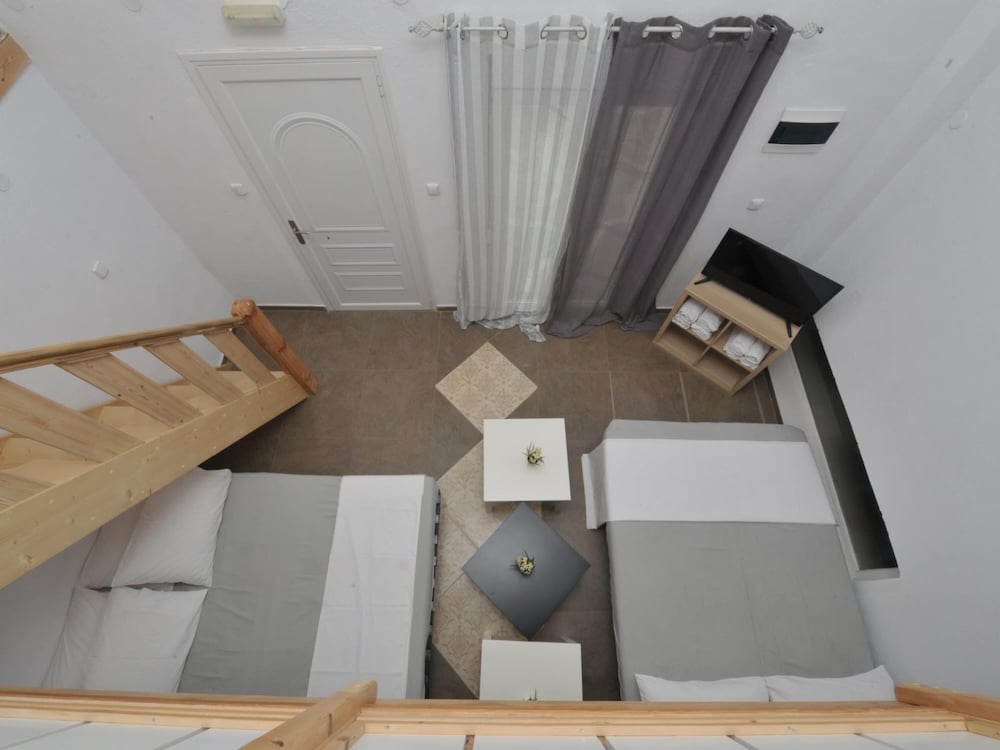 Frezia Apartment by Travelpro Services photo 4