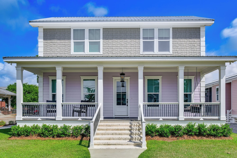 Walk to Pass Christian Beach: Stunning Family Home