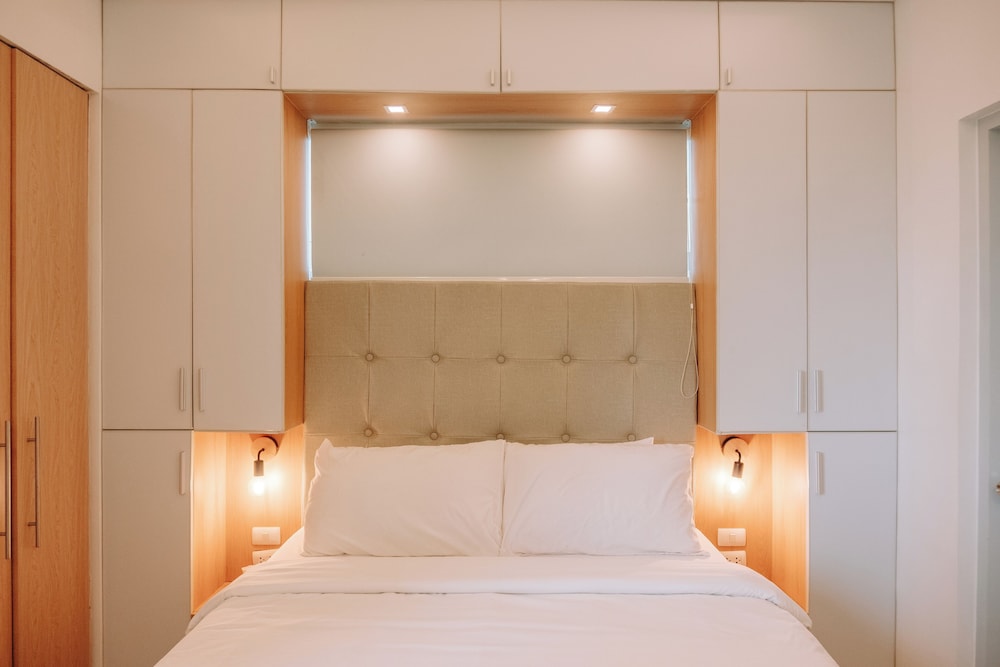 A Warm & Cozy City Studio