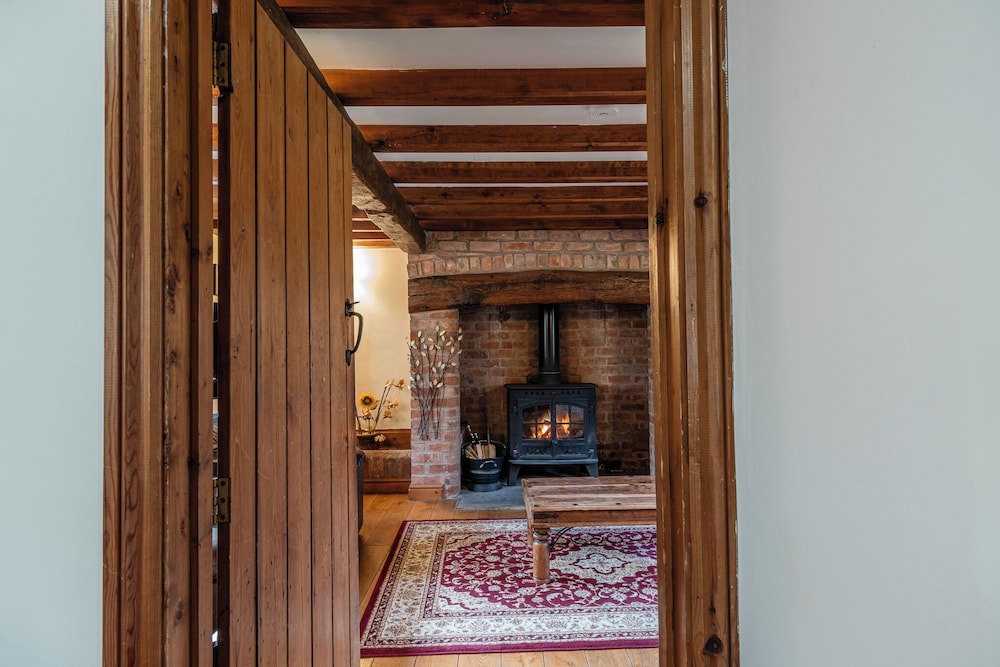 The Threshing Barn-Stunning 5 BD Retreat