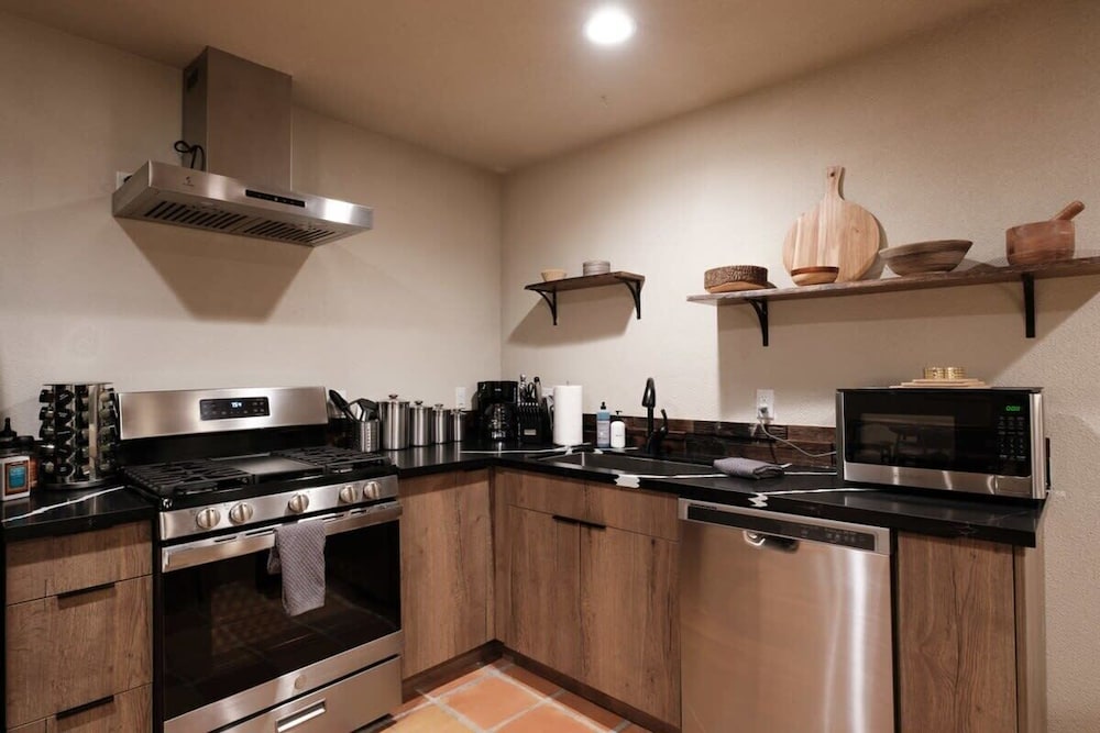 @ Marbella Lane - Moon Designer Home Close to Jtnp