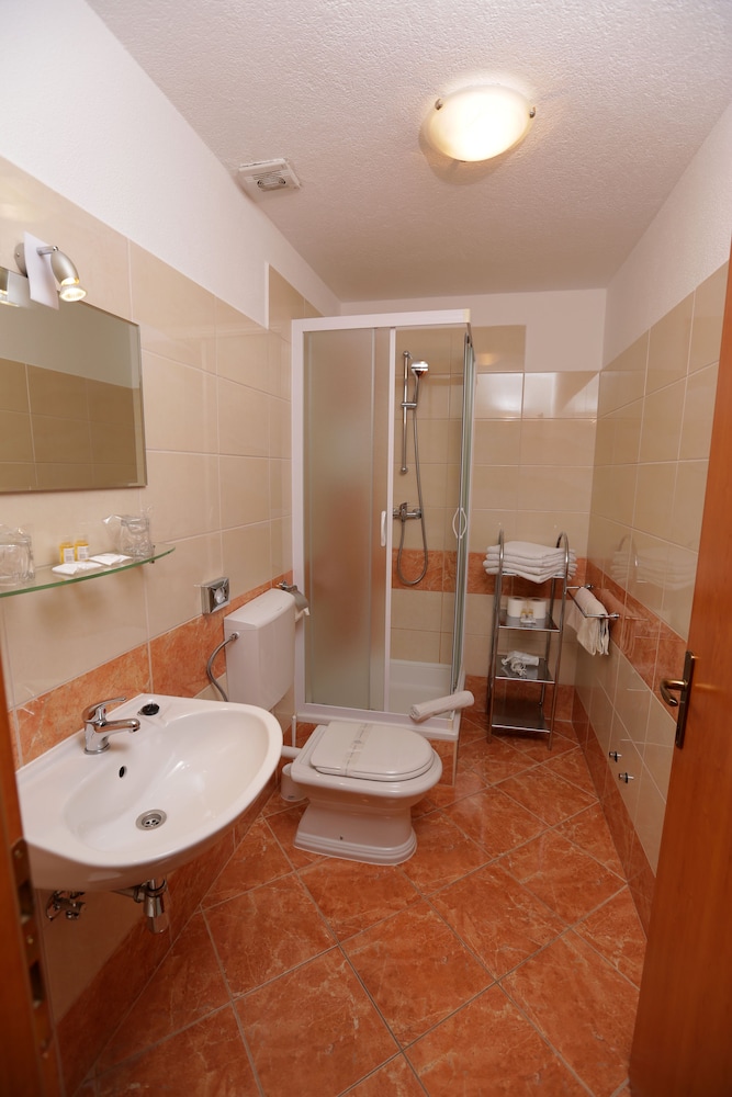 Apartments Vila Adrijana and Fitness Studio Wolf