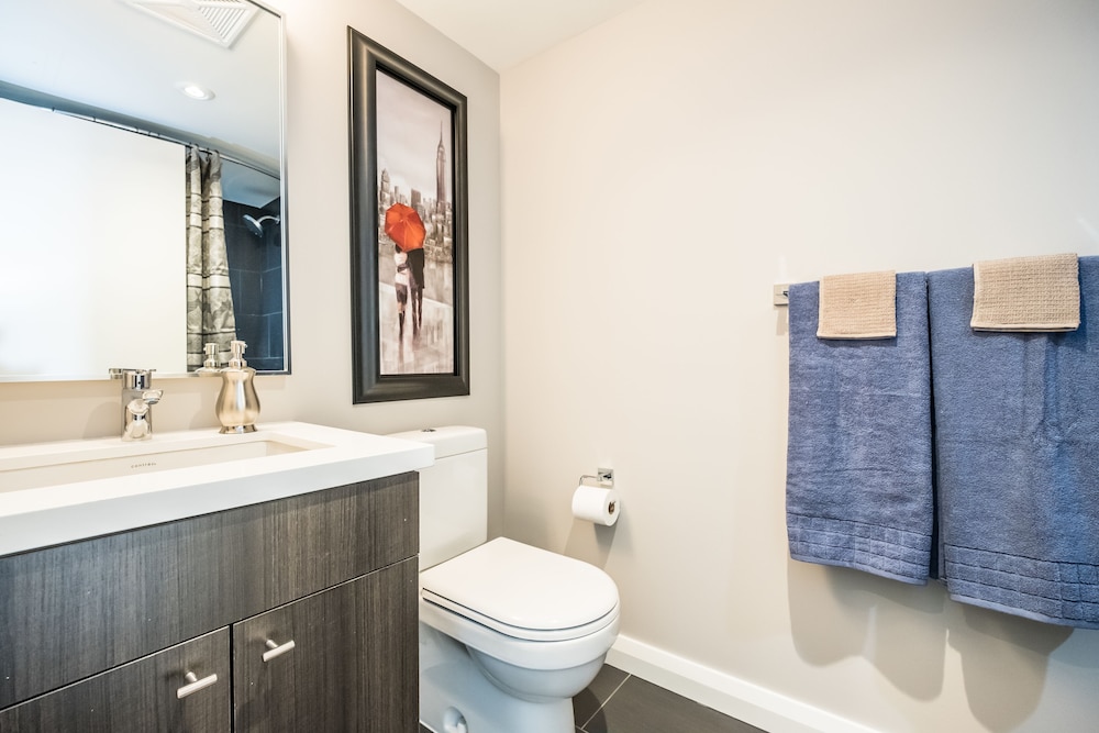 QuickStay - Premium 2bdrm in Yorkville (Yonge & Bloor)