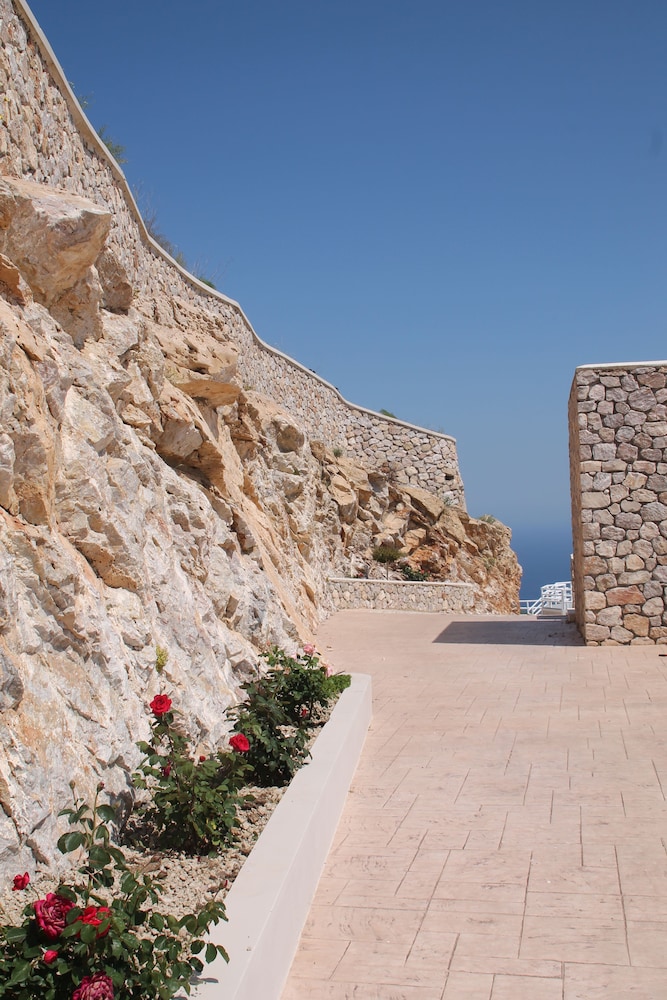 Enastron Suites