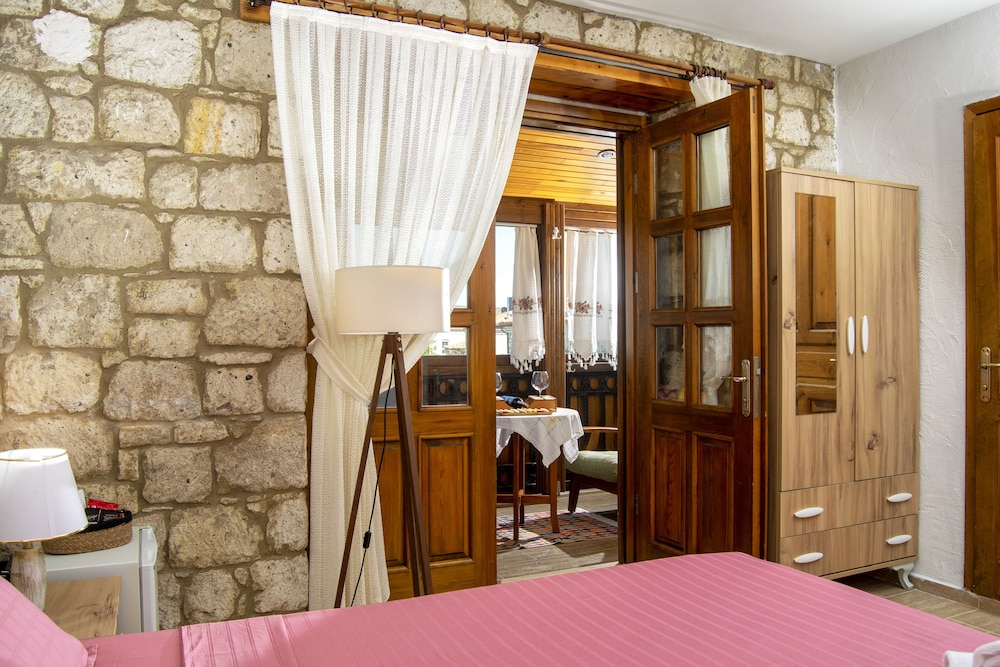 Flores Hotel Alaçatı - Image 56