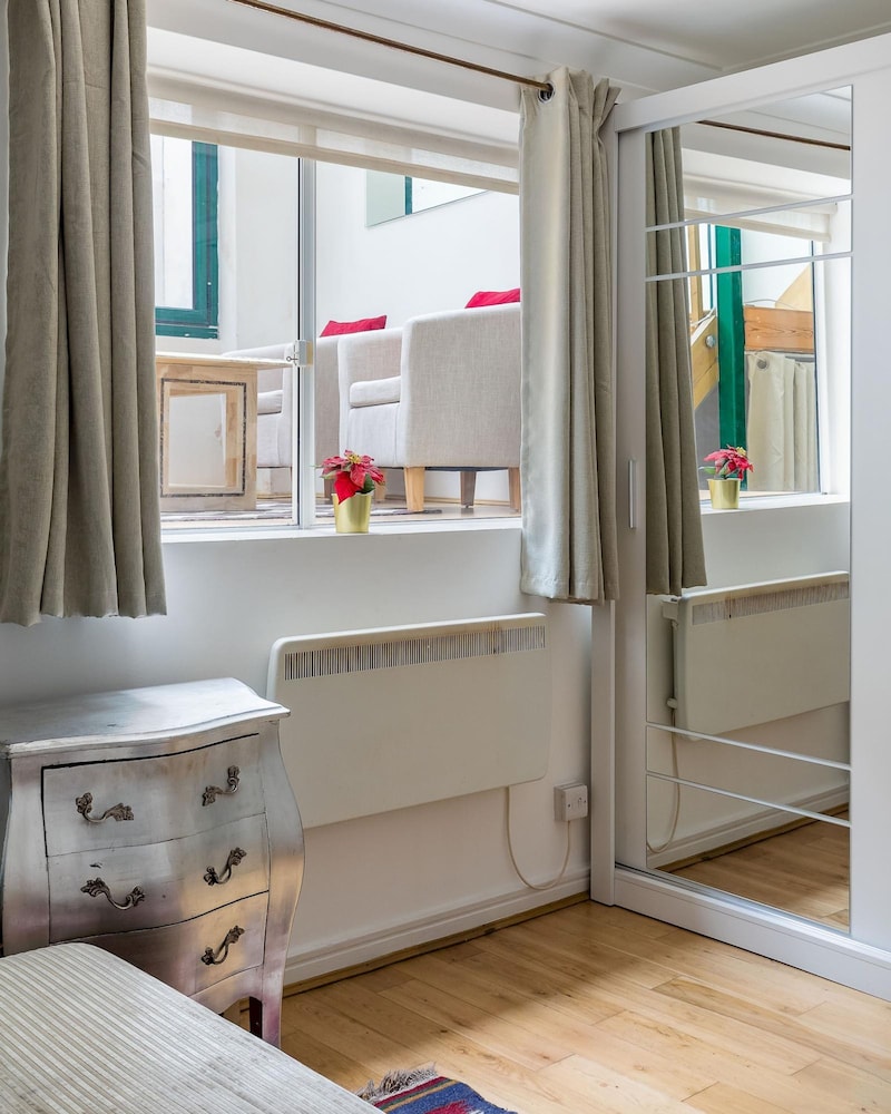 Duplex Apartment With Patio in Marylebone