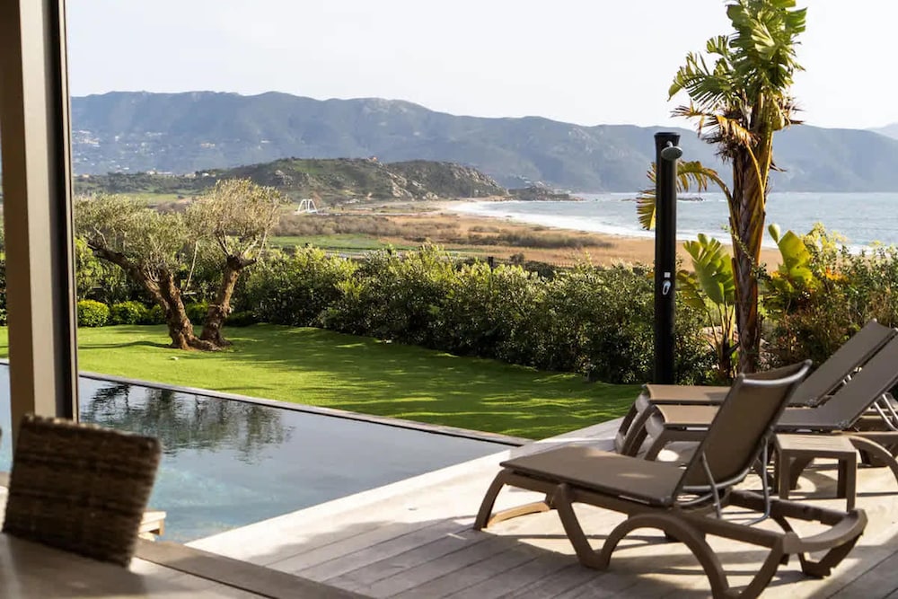 Villa Riposu Jacuzzi Pool Beach Access on Foot