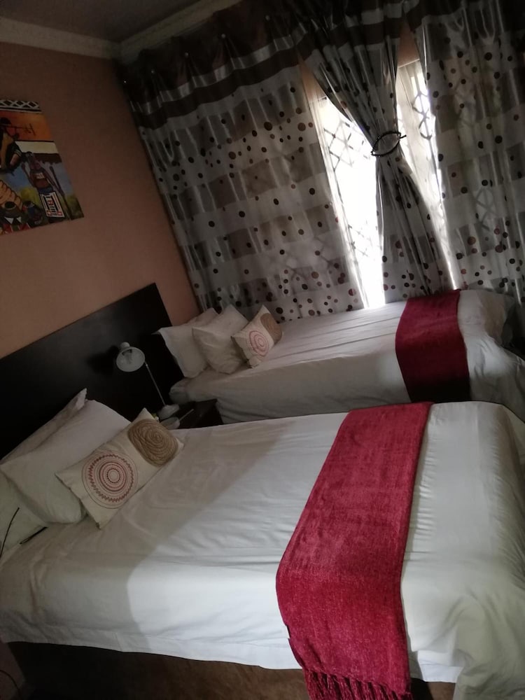 Flossie’s Bed and Breakfast