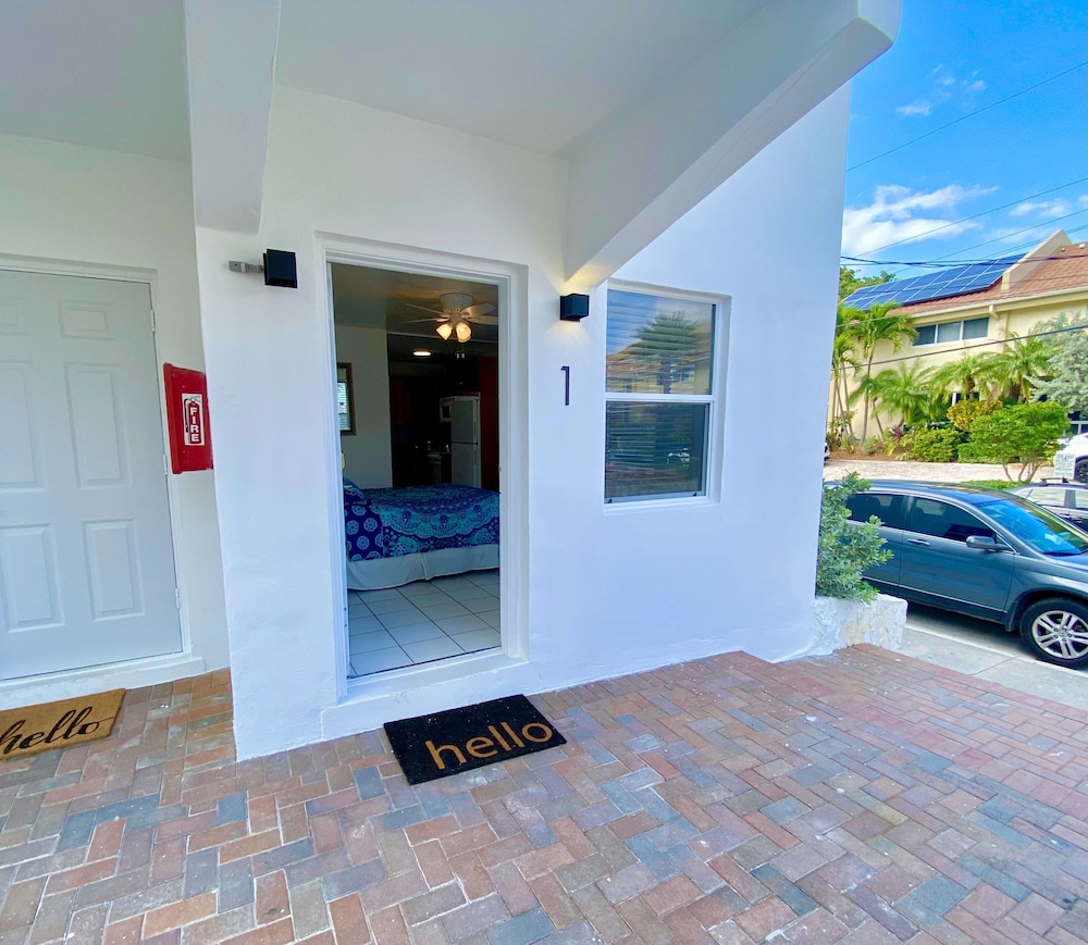 Hollywood Boardwalk Studio Fully Equipped Kitchen
