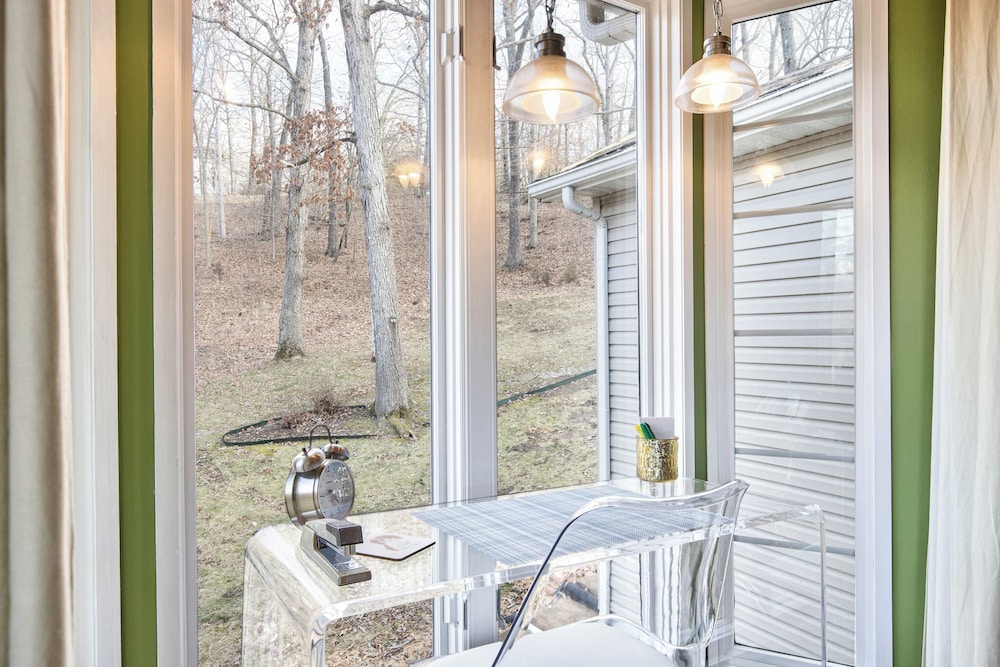 Lakefront Oasis With Skylights & Covered Boat Slip For Extra Adventure