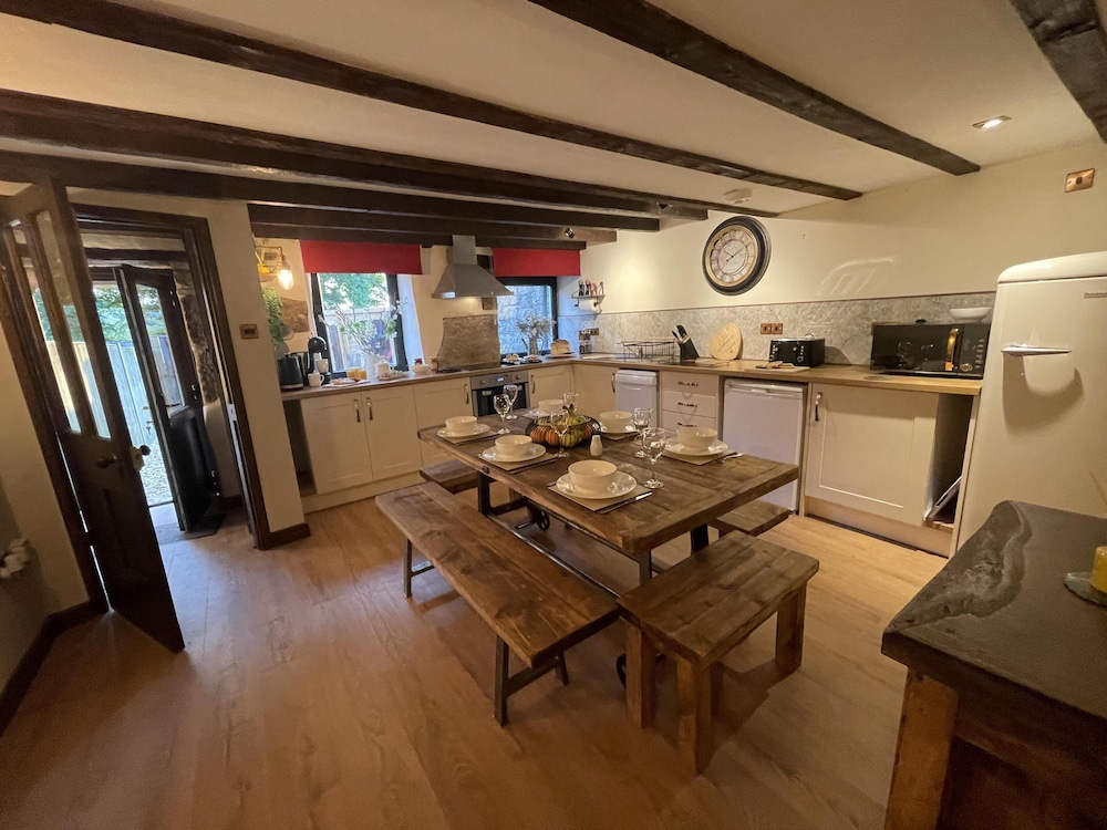 Luxury Dog-friendly 5 Star Cottage With Hot Tub