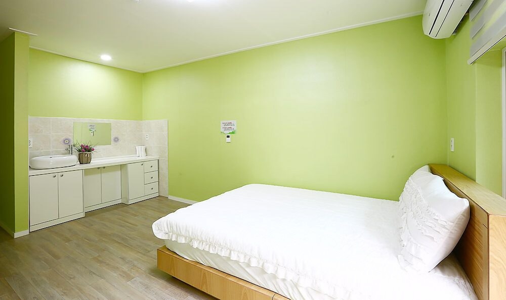 Haena Pension