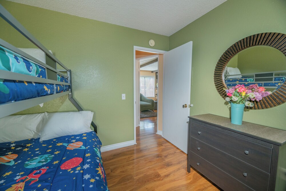 Dabi Four Lakeview view 2