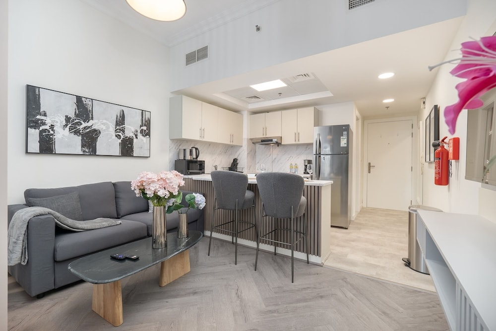 Your Dream Stay in JVC - Stylish Studio for 4