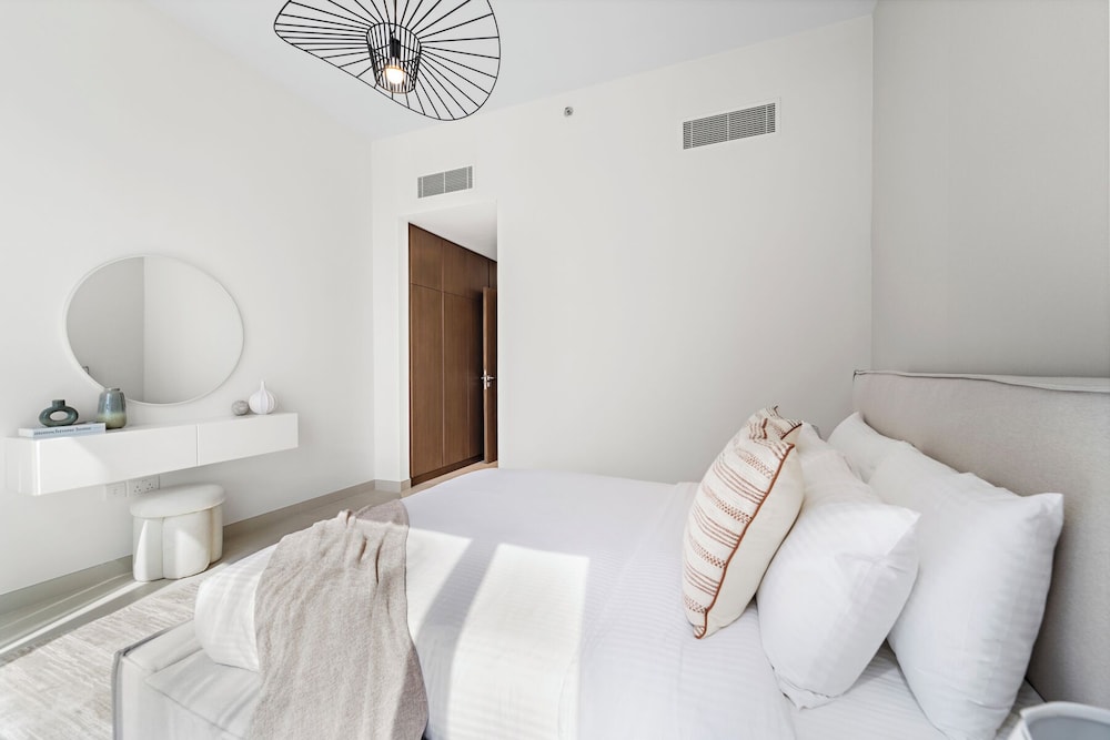 2BR M Room CF7 B Near Jumeirah Beaches