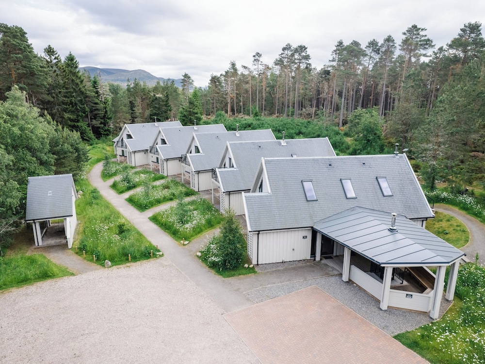 Red Deer Lodge