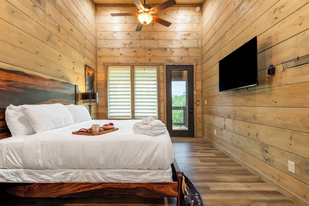Rambling Ridge Lodge Endless Amenities & Fun Indoor Pool & Hot Tub, A+ Arcade Game Room view 2