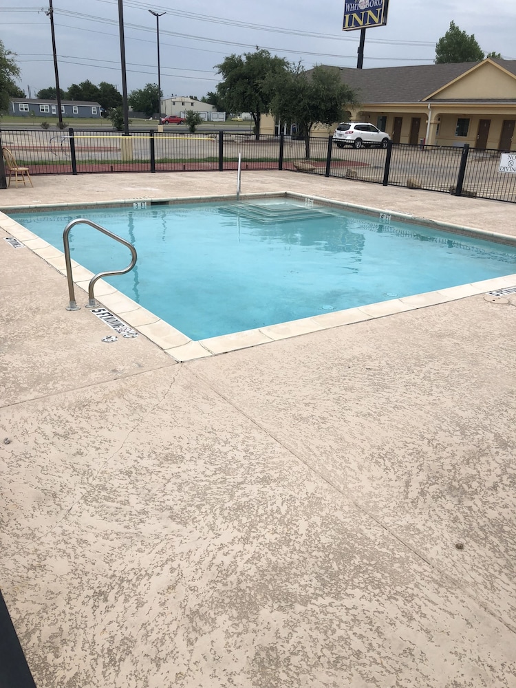 Whitesboro Inn & Suites