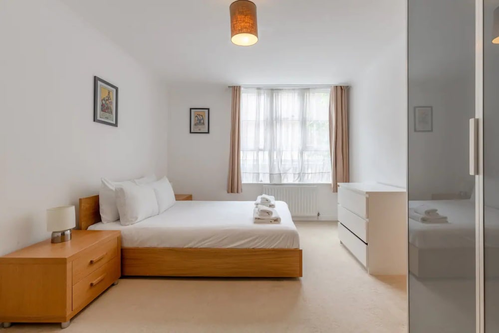 Stunning 2 Bedroom Apartment in the Heart of Westminster