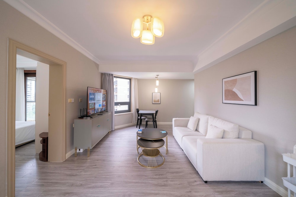 Tyms 1BR APT Gubei International Garden
