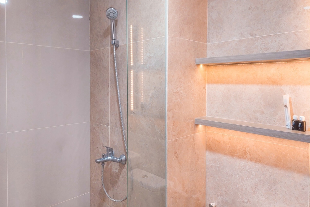 Stunning Studio Apartment At Transpark Bintaro