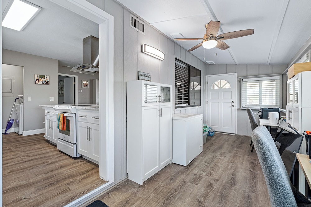 4BR Beach House Spacious Steps From Sand