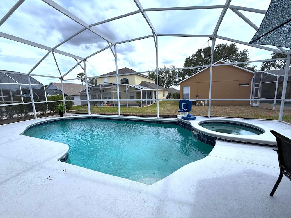 Beautiful South-facing Pool Home in Southern Dunes