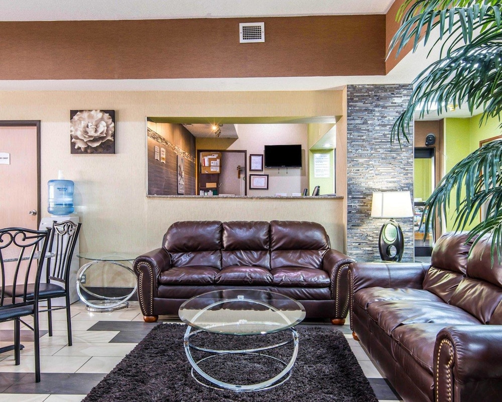 Kansas City Vacations - SureStay Plus Hotel by Best Western Blue Springs - Property Image 4
