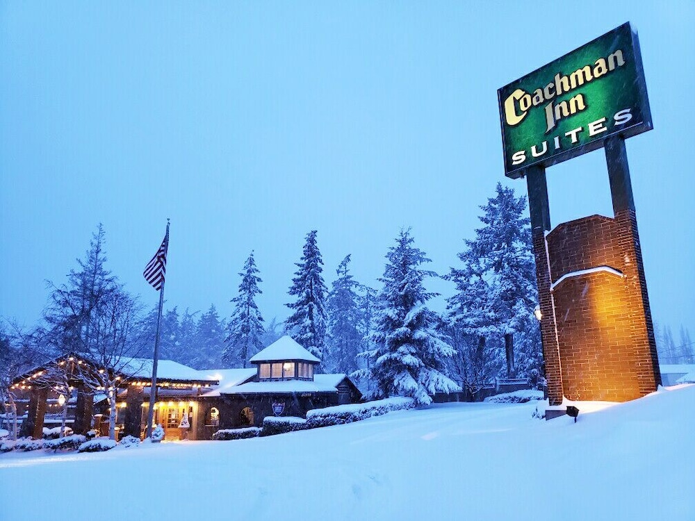 Coachman Inn & Suites