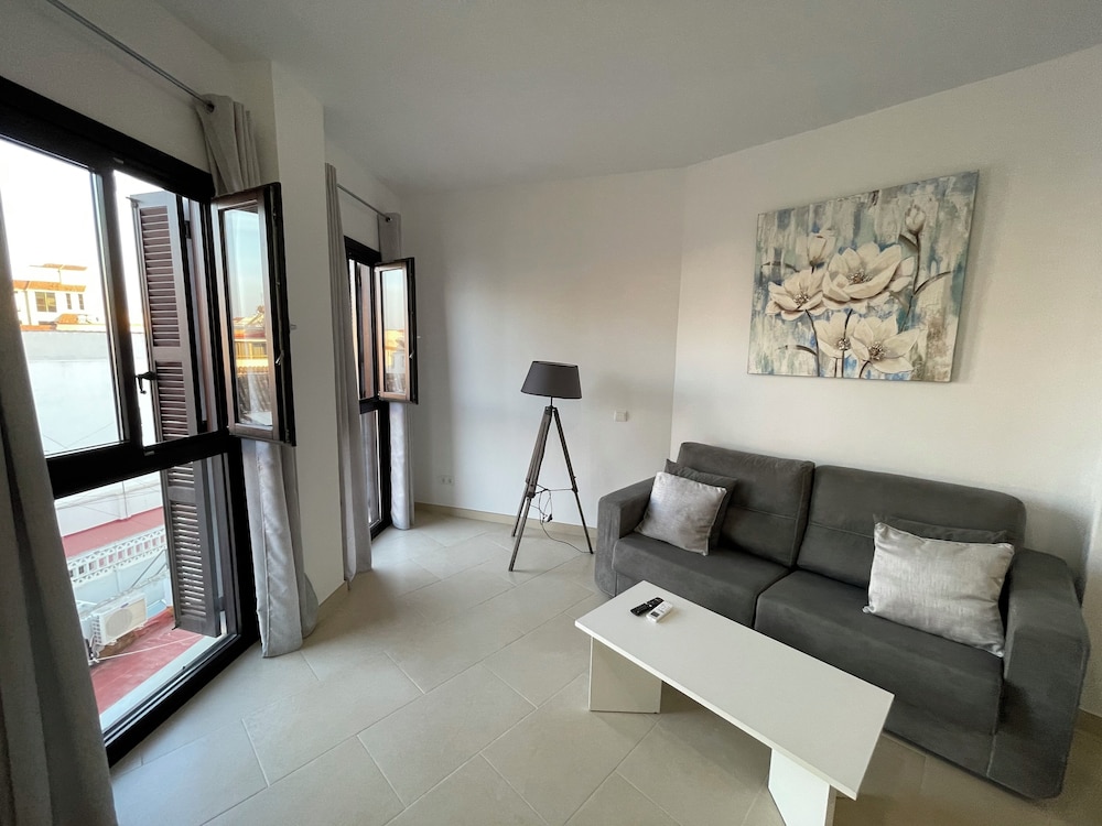 Apartamentos Royal Suites by Croma
