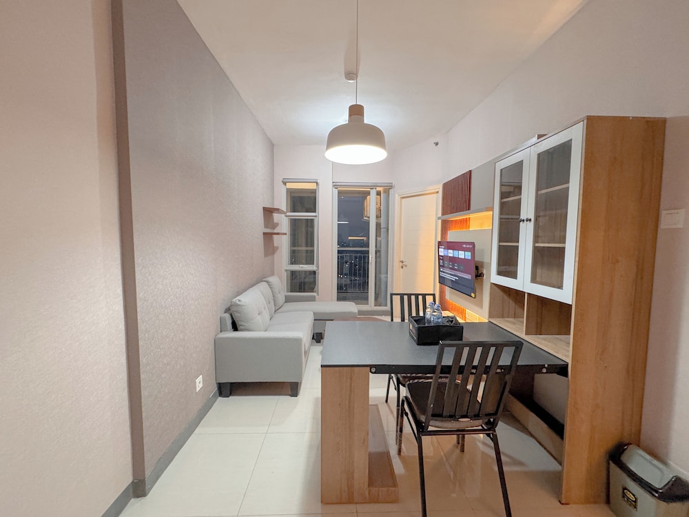 Minimalist 2Br And Well Design Room At Benson Supermall Mansion Apartment