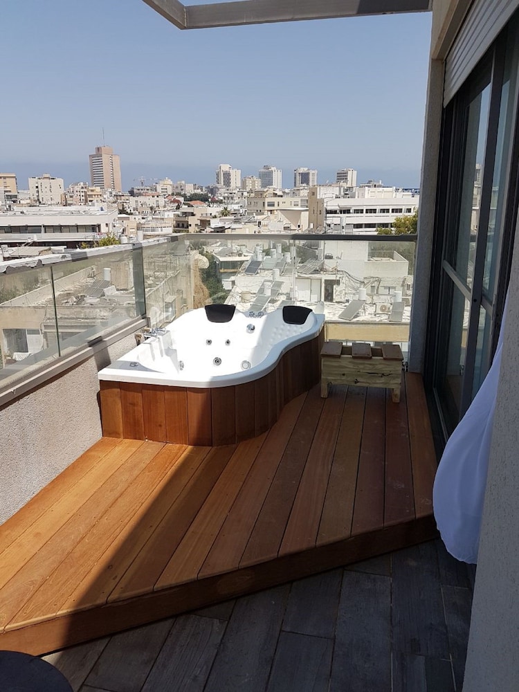 Luxury Apartment in Tel Aviv