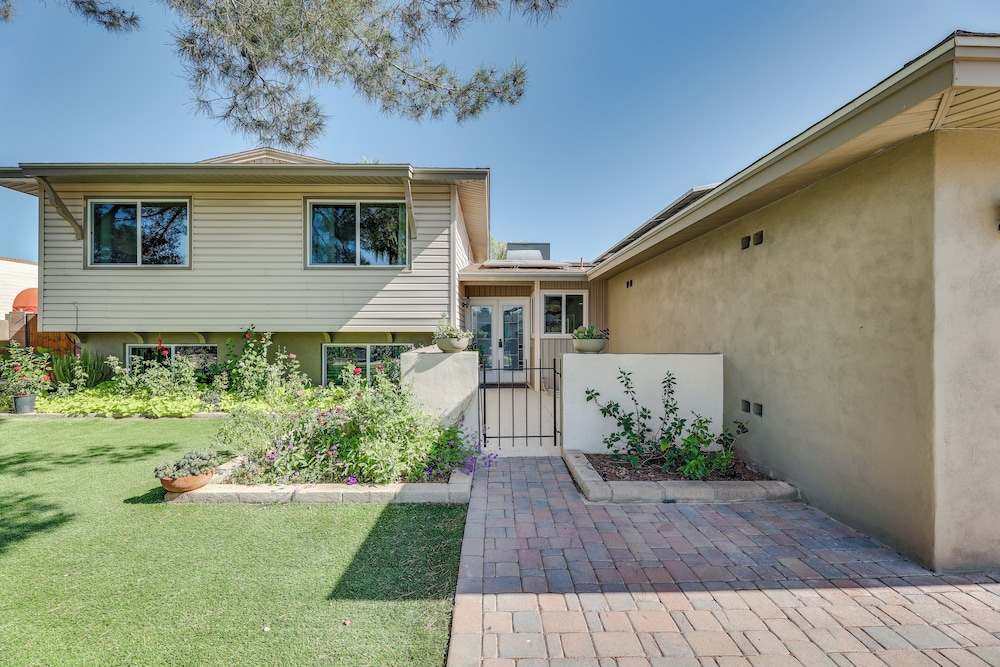 Pet-friendly Mesa Home w/ Community Amenities!