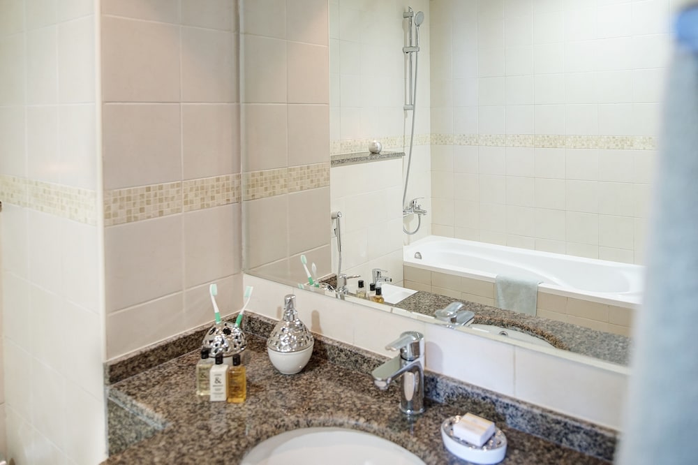 Dream Inn Dubai Bay Central
