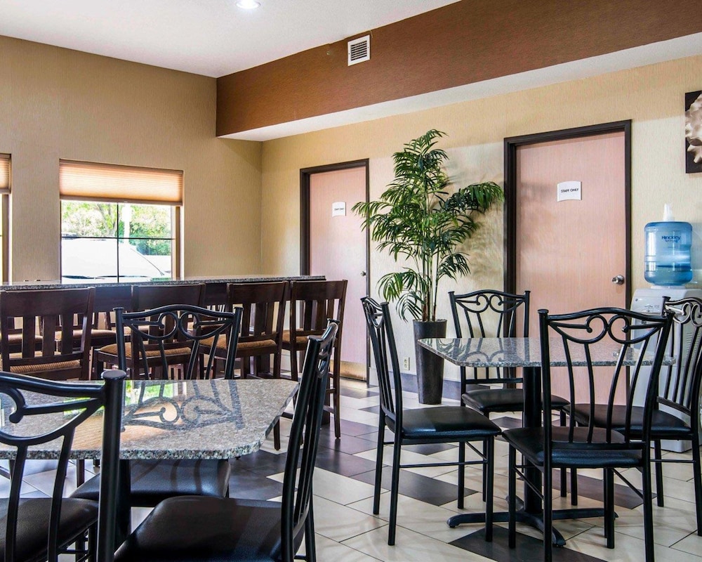 SureStay Plus Hotel by Best Western Blue Springs - Property Image 12