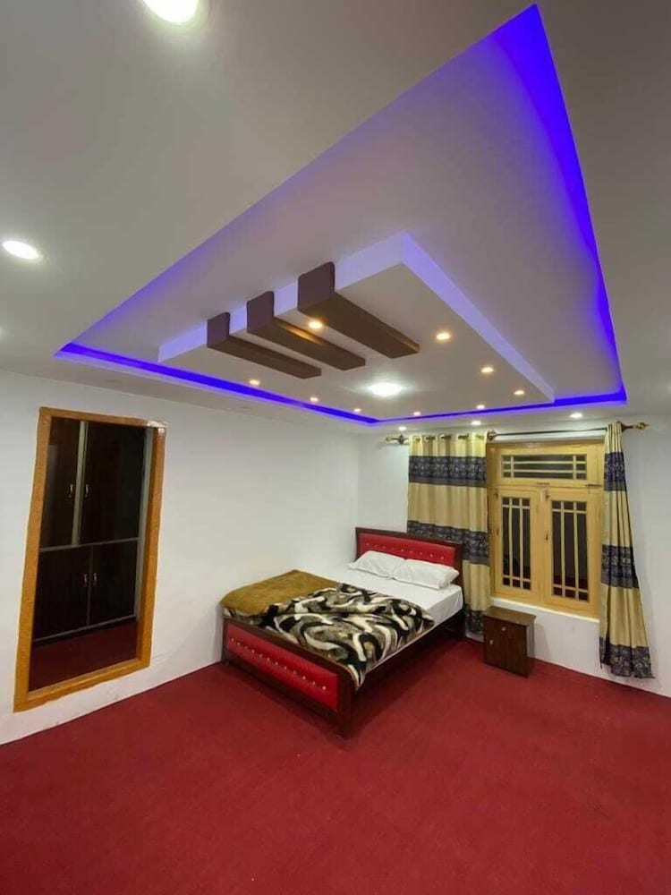 Royal Guest House Newranga Skardu view 3