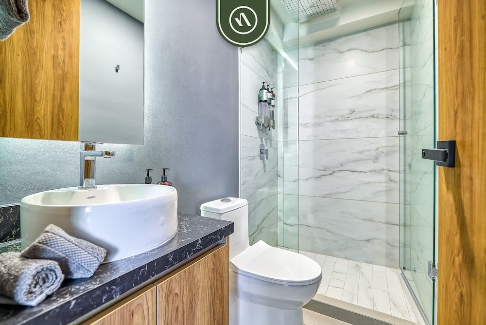 Luxury 2 BR Condo in the Jungle - Oceanview Pool