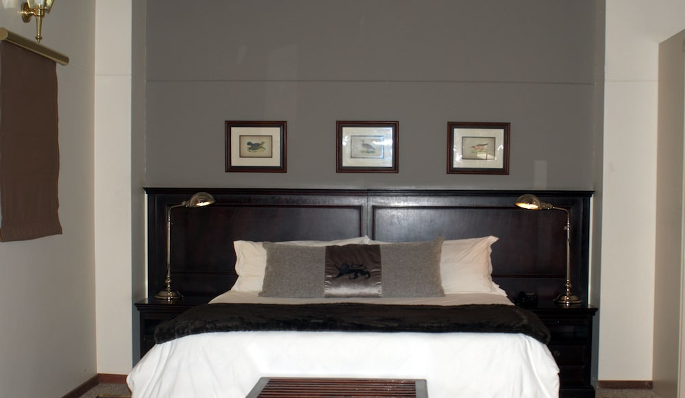 The Highlander Hotel