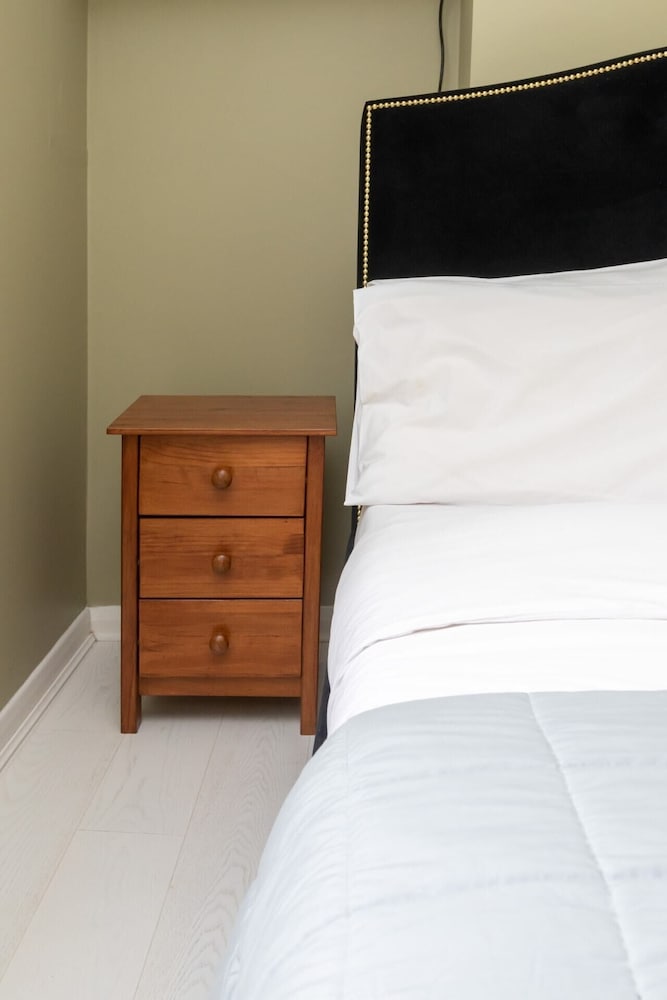 Light & Central 1BD Flat - Dalston