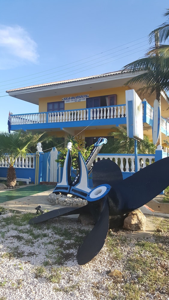 Sea Horizon Apartments (across from Mambo Beach)