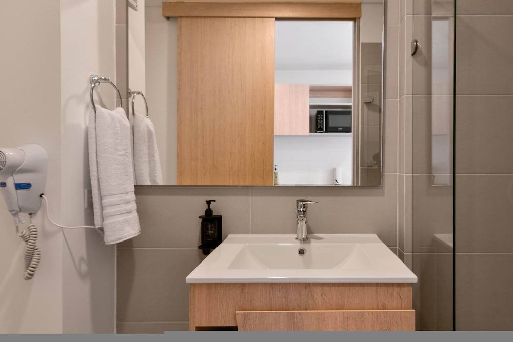 w Comfy Loft w Perfect Deco in Santa Barbara