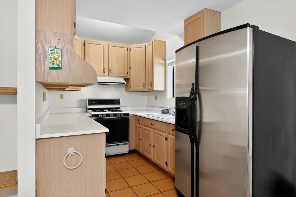 Spacious Mountain Getaway Game Room & Gazebo 5 Bedroom Villa